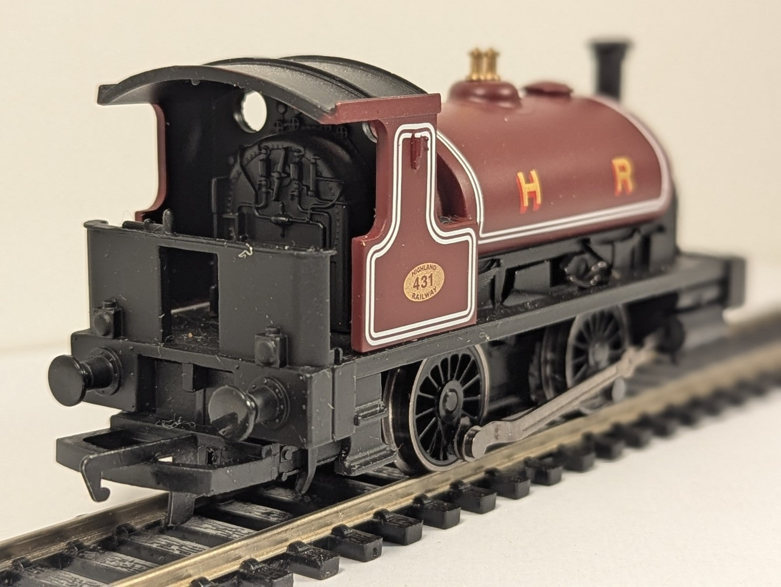 Hornby R1157 OO Gauge Class 0F “Pug” 0-4-0ST HR Maroon