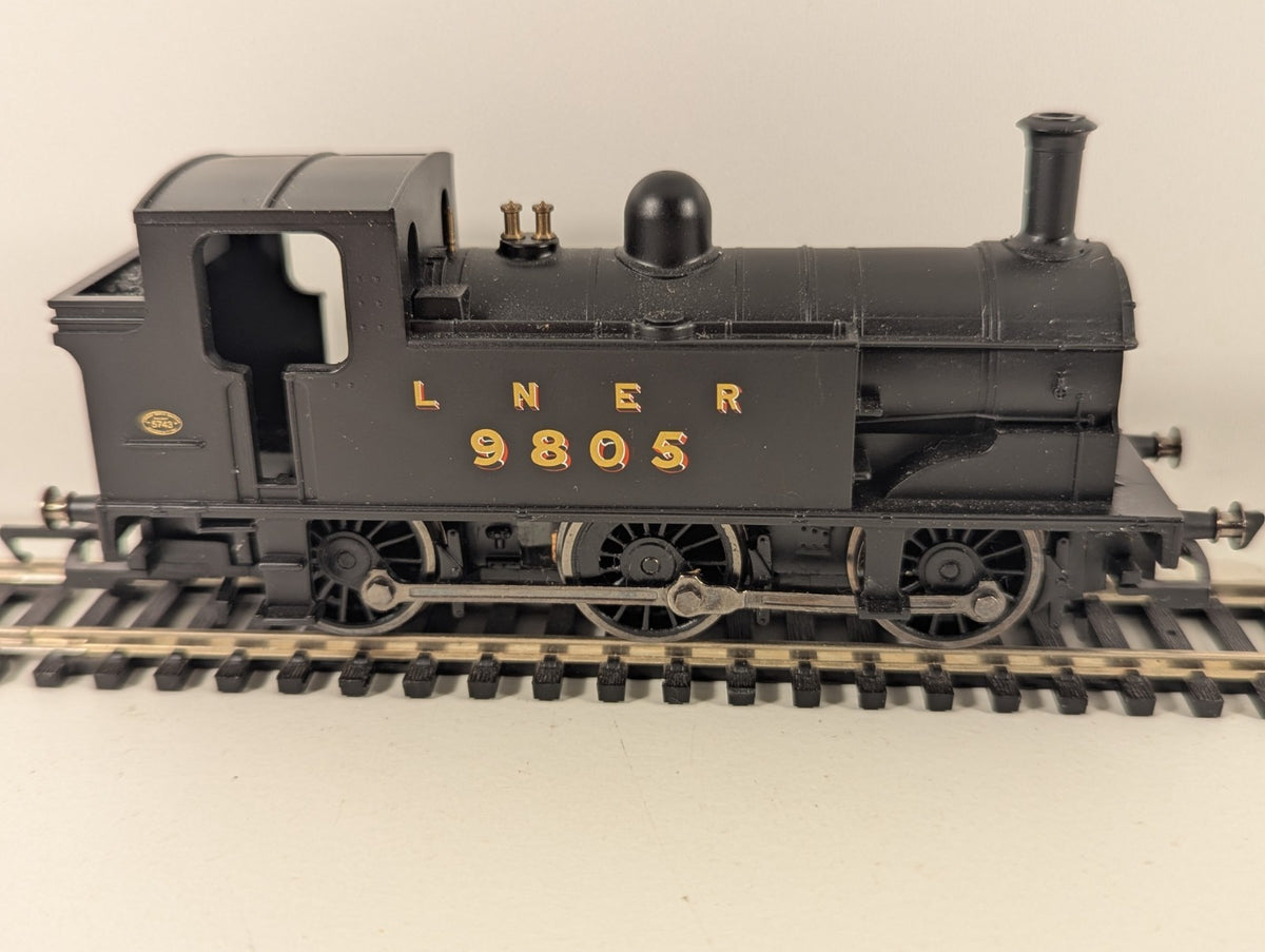 Hornby R2970X Class J83 0-6-0T Locomotive 9805 LNER Black DCC Fiited