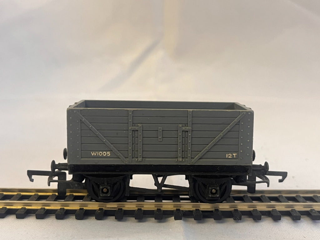 Tri-ang R10 OO Gauge 12 Ton Open Goods Truck Grey