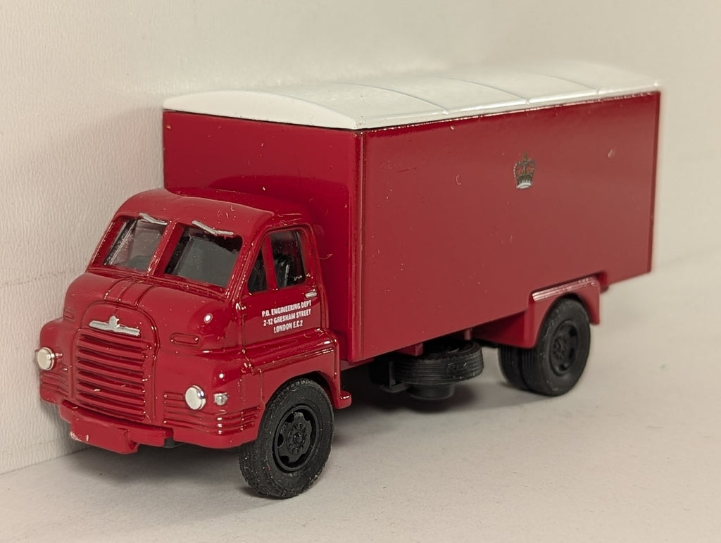 Vanguards 1:64 Bedford 'S' Type Van - Post Office Stores Die-cast Vehicle