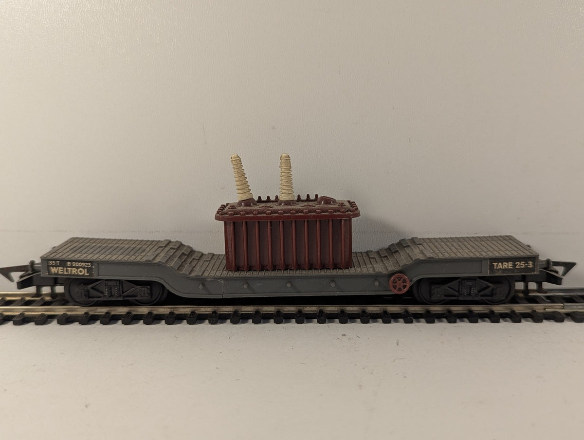 Playcraft HO Gauge Weltrol Wagon with Transformer Goods Wagon B900923 BR Grey