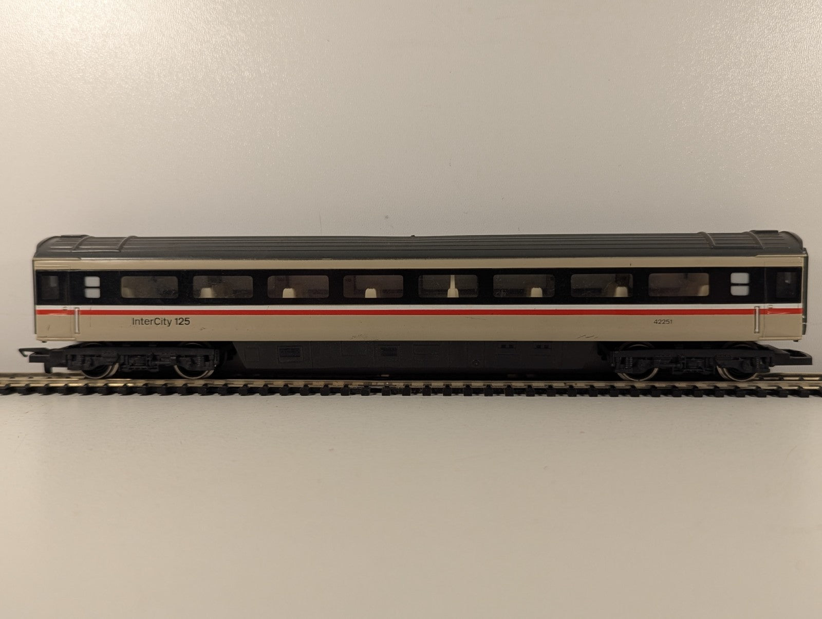 Hornby OO Gauge BR Mk3 Tourist Open Second (TSO) Passenger Coach 42251