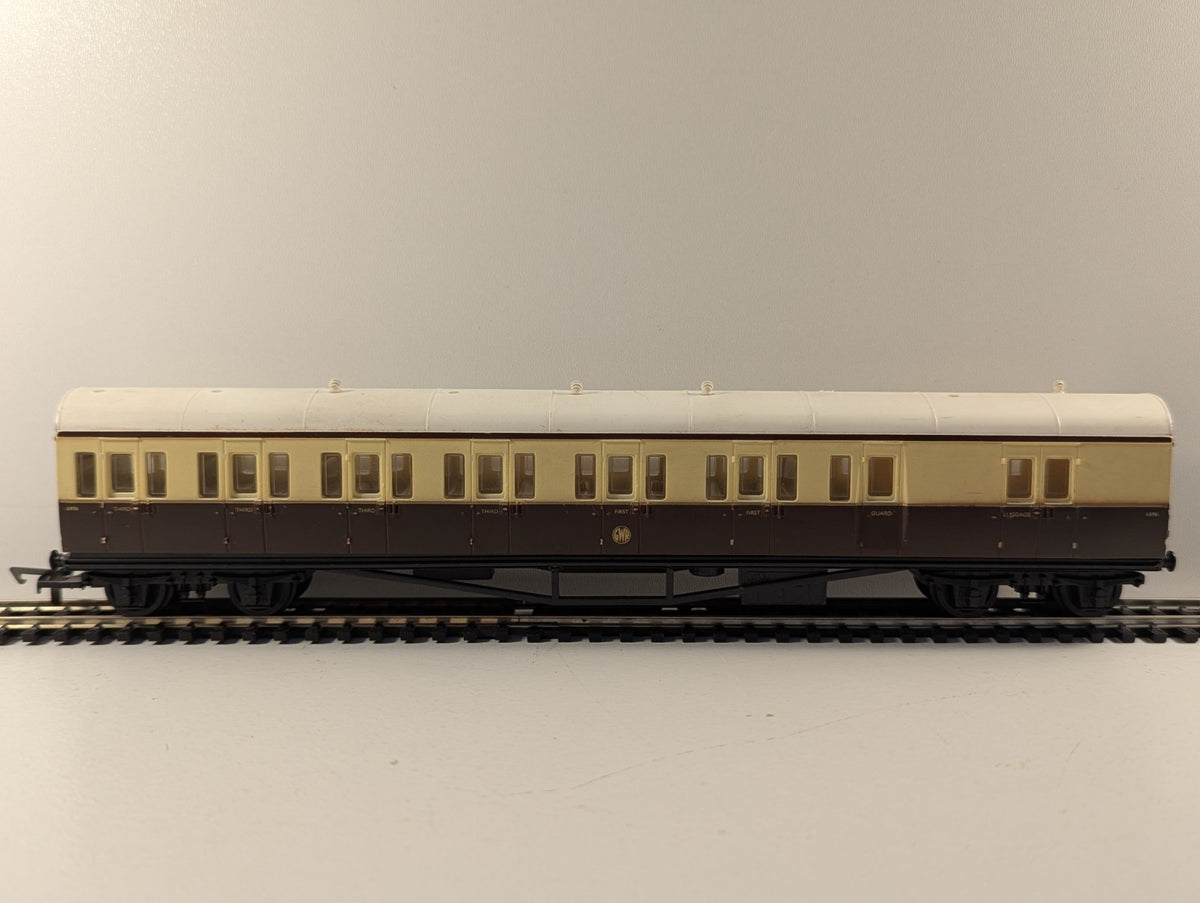 Airfix 54250 OO Gauge GWR Chocolate & Cream 3rd Class Suburban Brake Coach