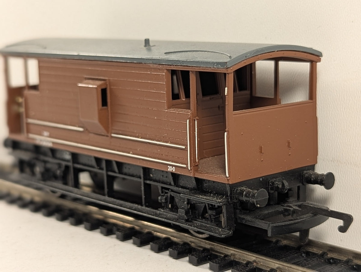 Hornby OO Gauge LMS 20 Ton Brake Van M730106 BR Bauxite R6365