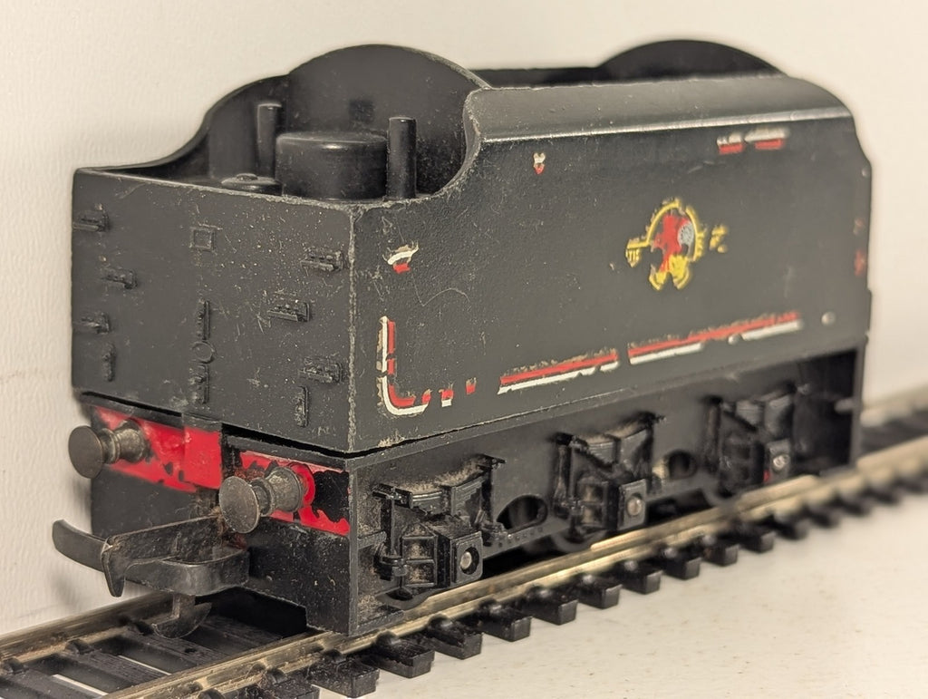 Tri-ang OO Gauge 6-Wheel Princess Tender BR Lined Black R30