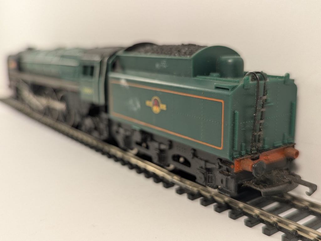 Hornby OO Gauge BR Standard Class 7 Britannia Steam Locomotive 70000