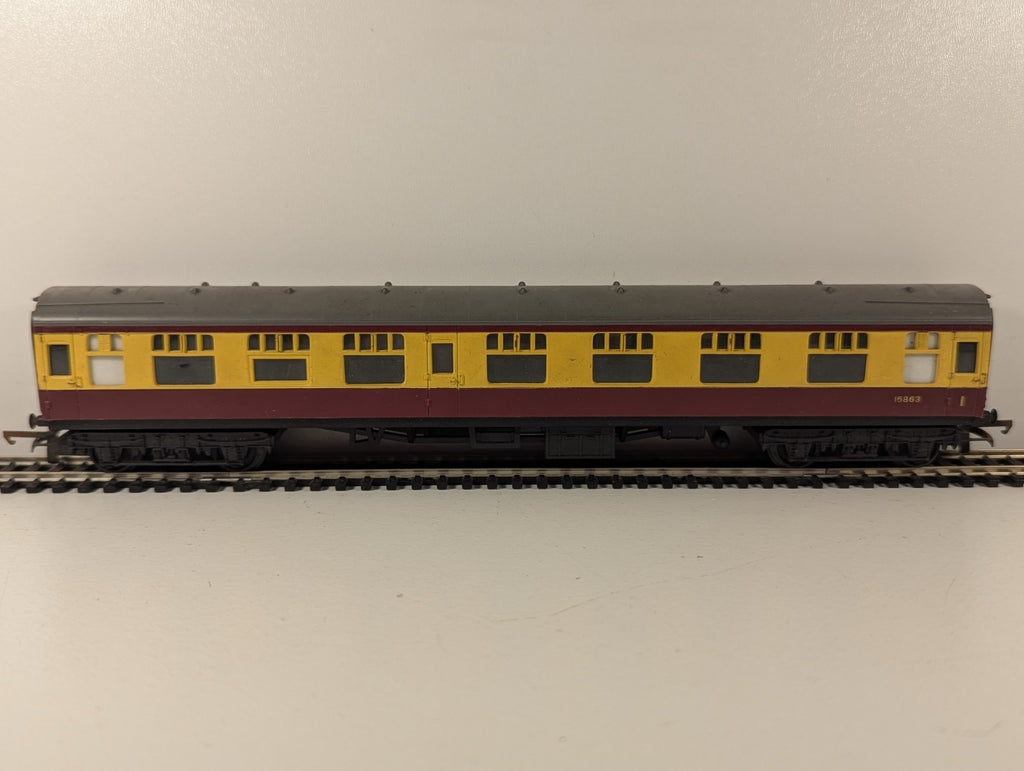 Tri-ang OO Gauge 1st & 3rd BR Composite Coach Cream & Maroon
