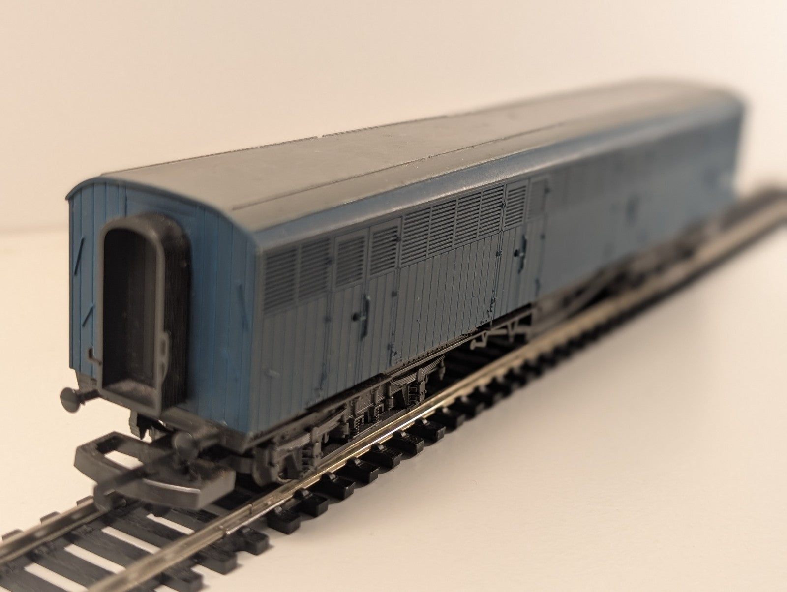 Lima BR Blue Siphon G Bogie Parcel Van W2982