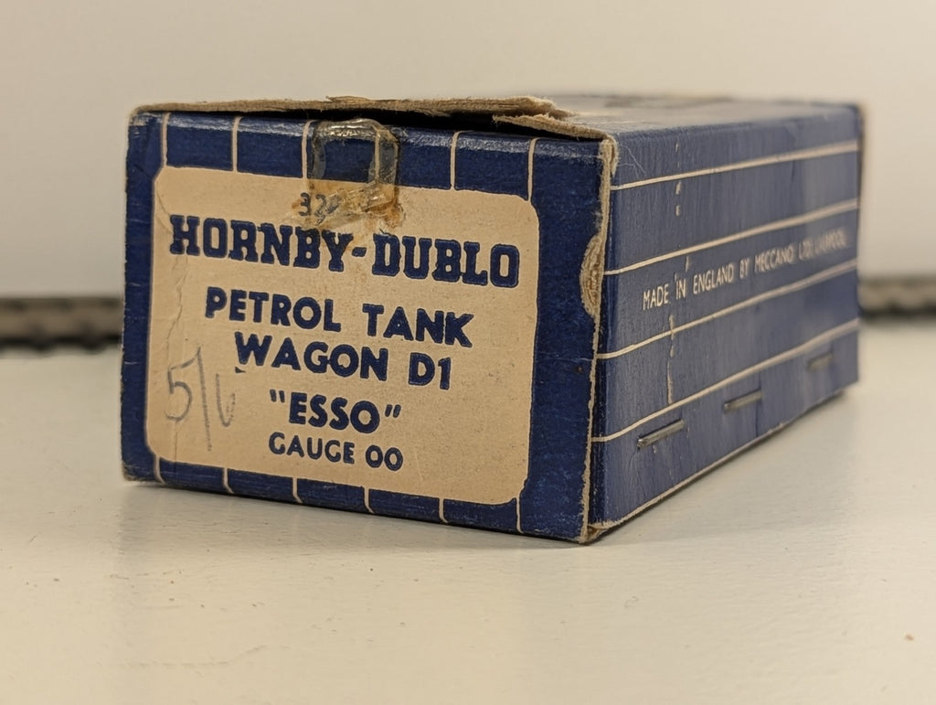 Hornby Dublo 32081 OO Gauge D1 ESSO Petrol Tank Wagon - Boxed