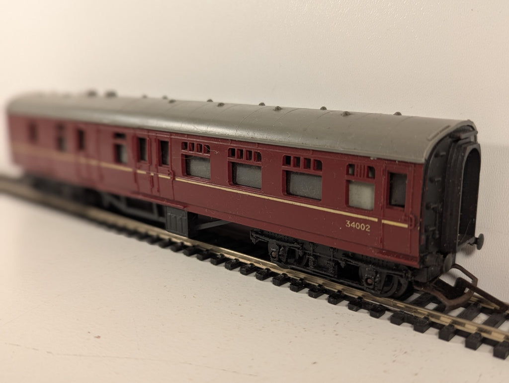 Tri-ang OO Gauge BR Maroon 3rd Class Brake Coach