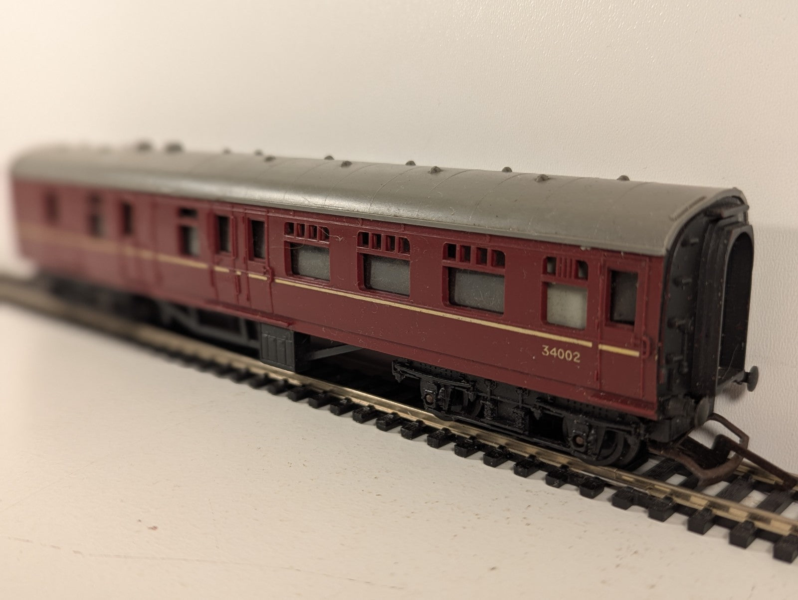 Tri-ang OO Gauge BR Maroon 3rd Class Brake Coach