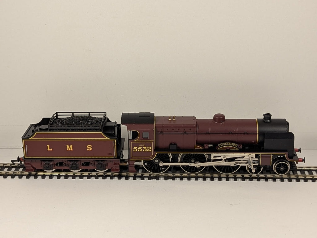 Hornby OO Gauge Patriot Class 5XP 'Illustrious' Locomotive 5532 LMS Crimson Lake