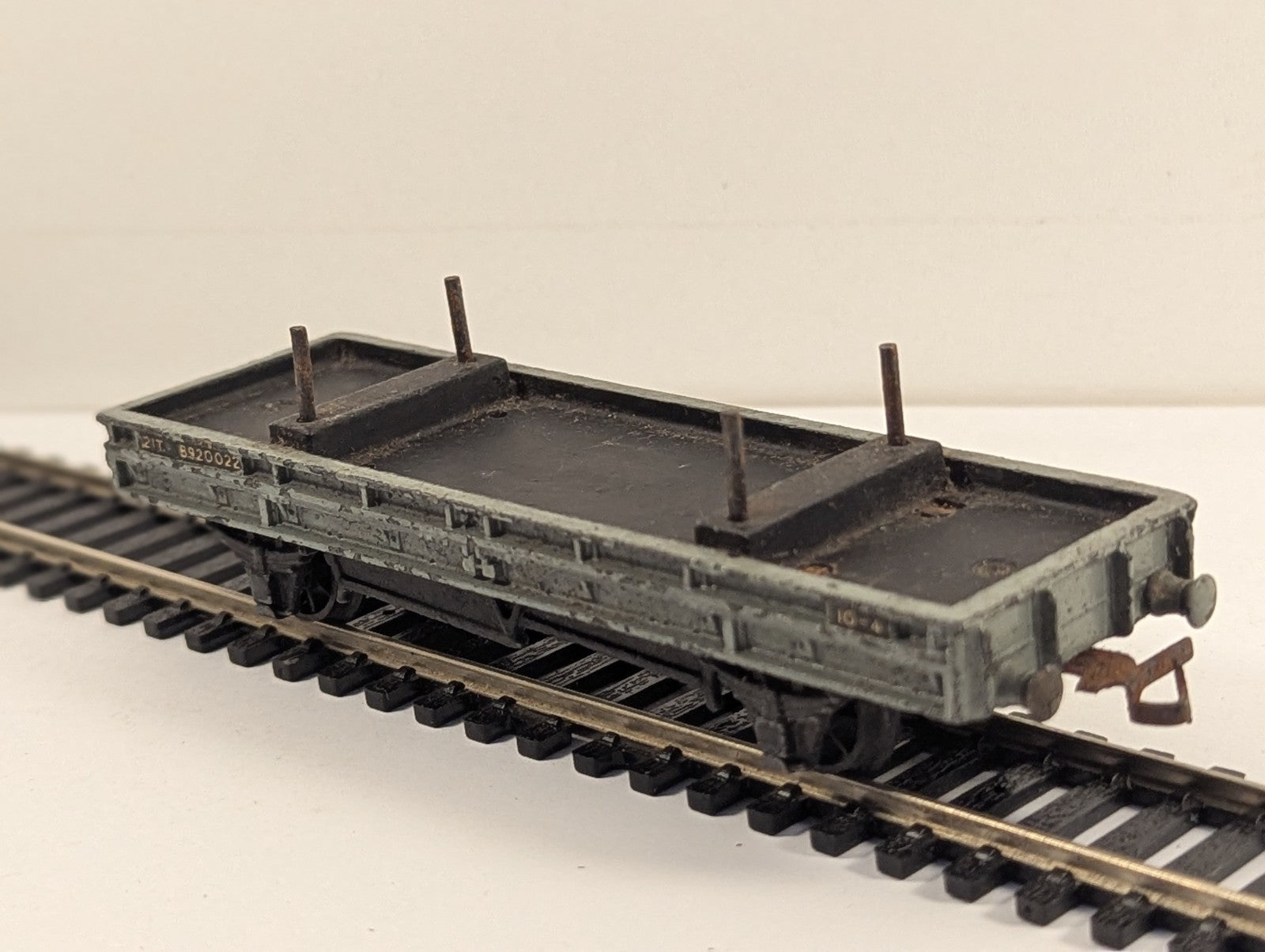 Hornby Dublo 4615 OO Gauge BR Grey Double Bolster Wagon B920022