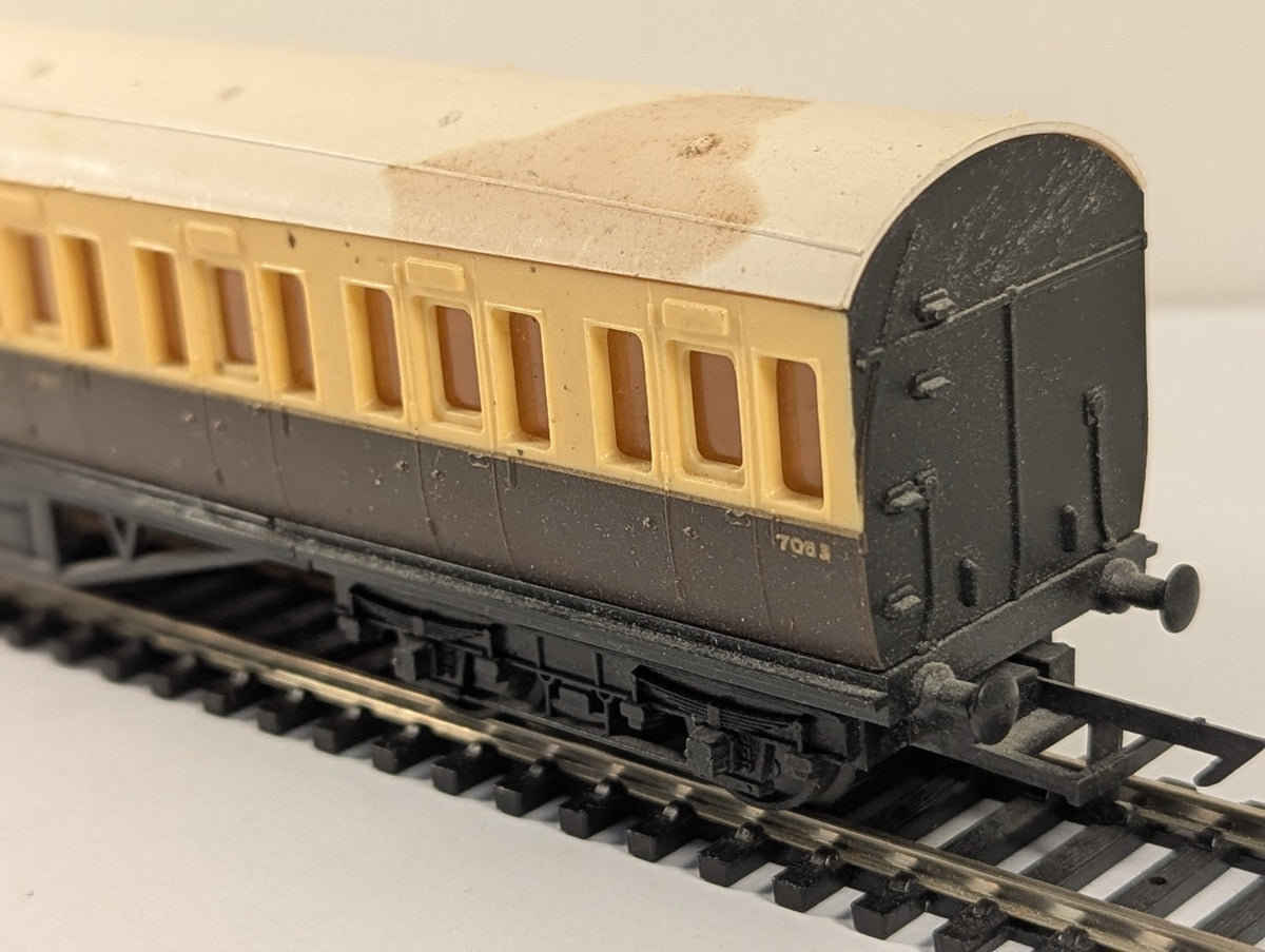 Graham Farish GWR Suburban Brake Coach OO Gauge Needs Clean