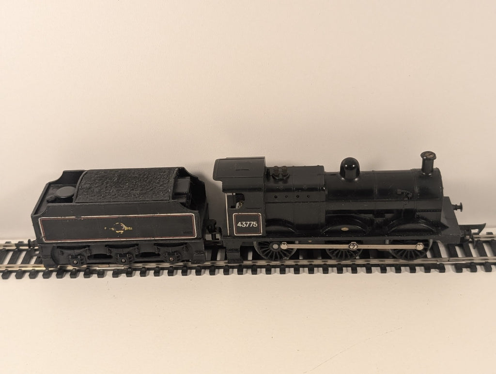 Tri-ang R251 OO Gauge Class 3F 0-6-0 No. 43775 – Wrong Tender