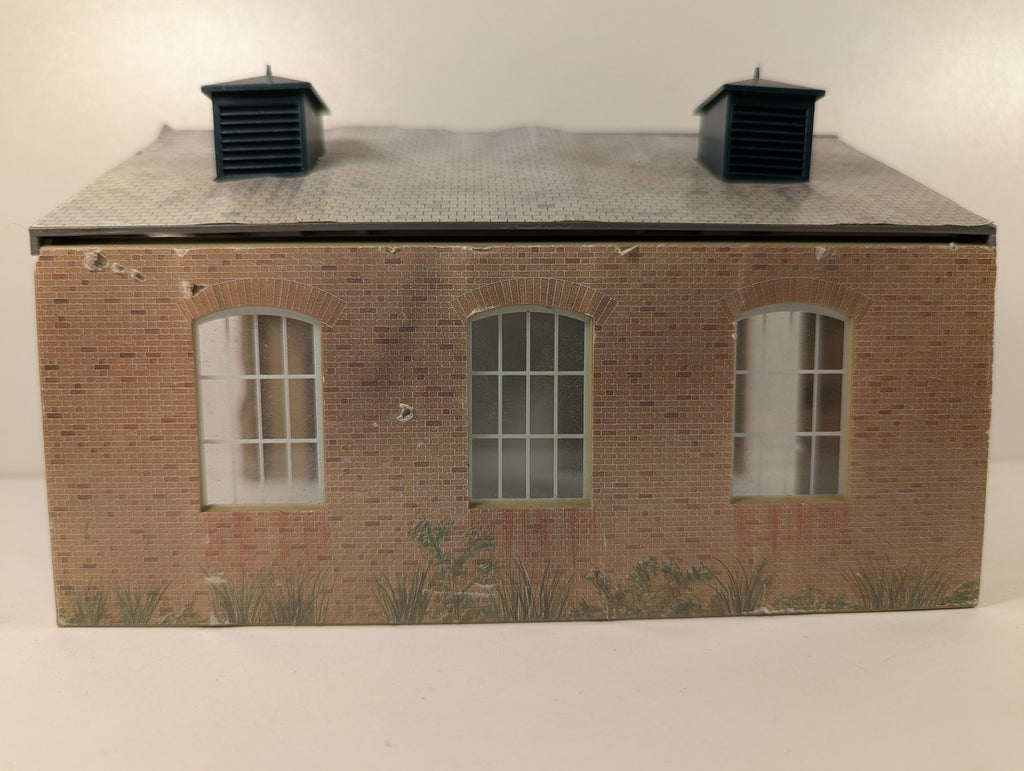 Hornby OO Gauge Engine Shed Building Brick R504