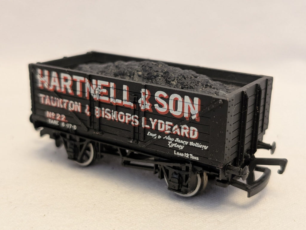 Bachmann OO Gauge 7 Plank Wagon Hartnell & Son Goods Wagon 22