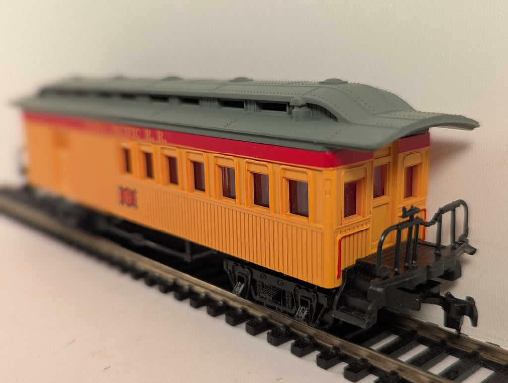 Bachmann HO Scale Old Time Combine Passenger Car 9 Union Pacific 1420