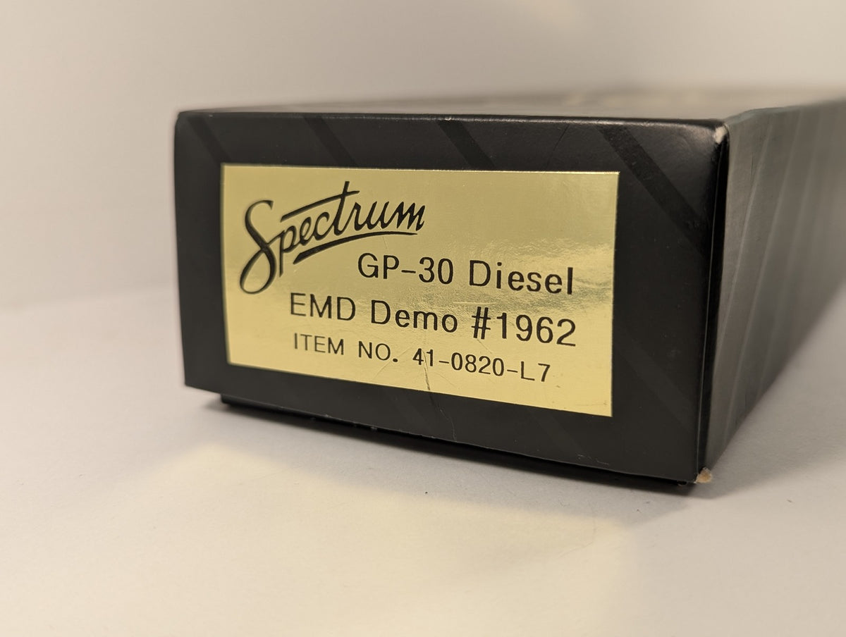 Bachmann Spectrum HO Gauge GP-30 Diesel Locomotive 1962 EMD Demo 41-0820-L7