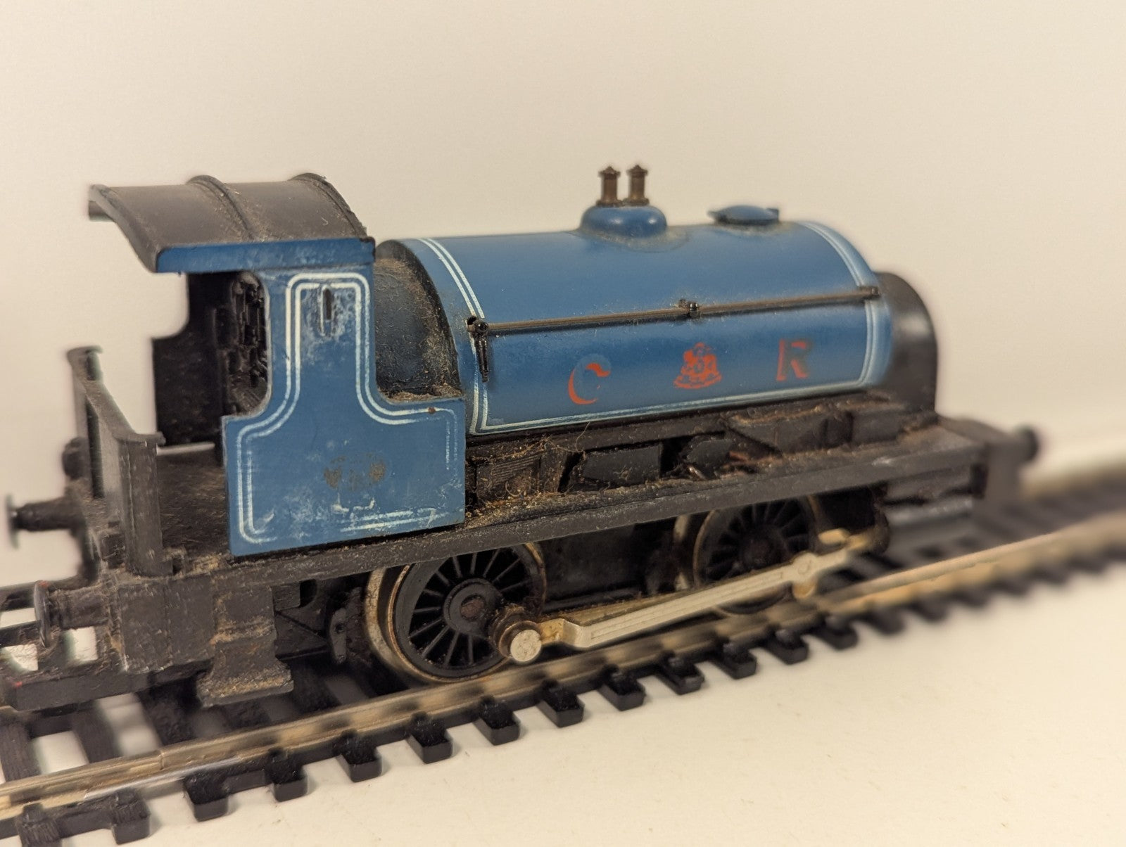 Hornby OO Gauge Caledonian Railway 0-4-0 Saddle Tank Spares or Repair