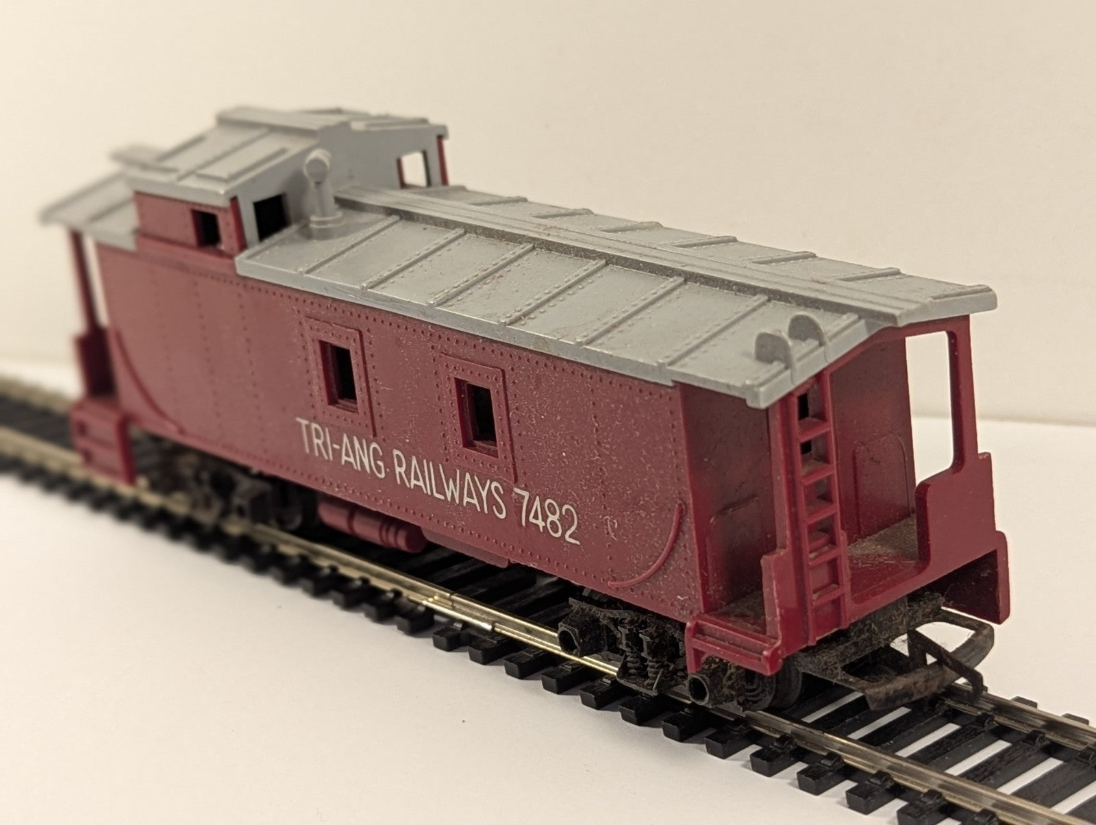 Tri-ang Railways R115 Transcontinental Caboose No. 7482