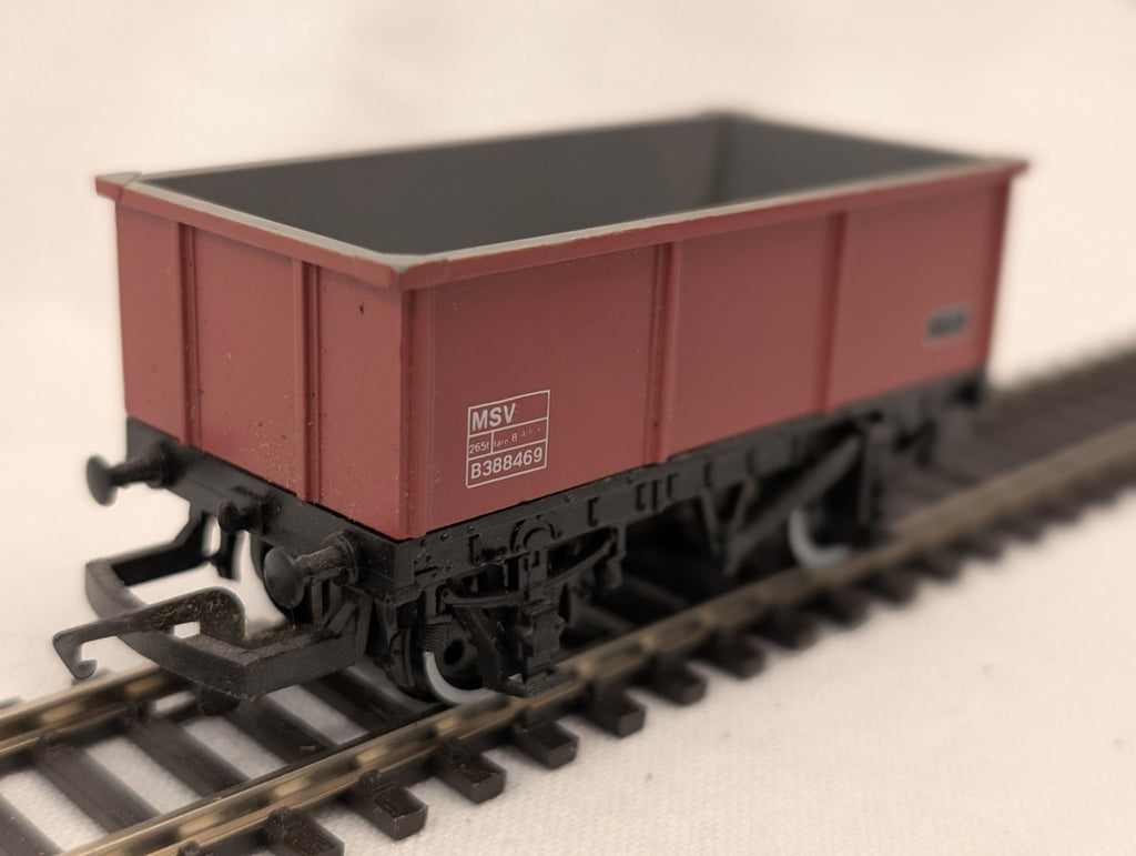 Hornby OO Gauge R1017 27T Steel Tippler Wagon B388469 BR Brown