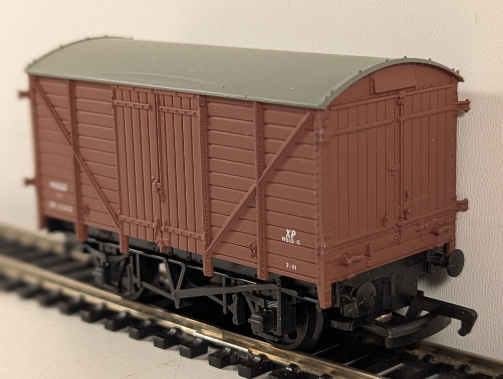 Mainline Railways 37-412 OO Gauge BR Bauxite 12T Mogo Van - Boxed