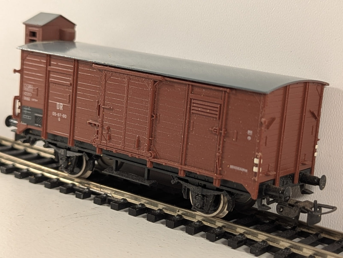 Piko 54013 HO Gauge DB G02 2-Axle Box Wagon with Brakeman’s Cabin