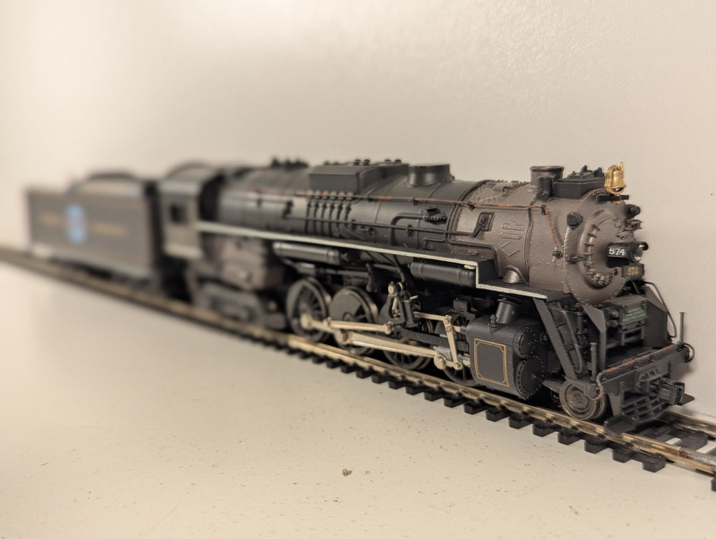 Rivarossi HO Gauge 2-8-4 Berkshire Steam Locomotive 574