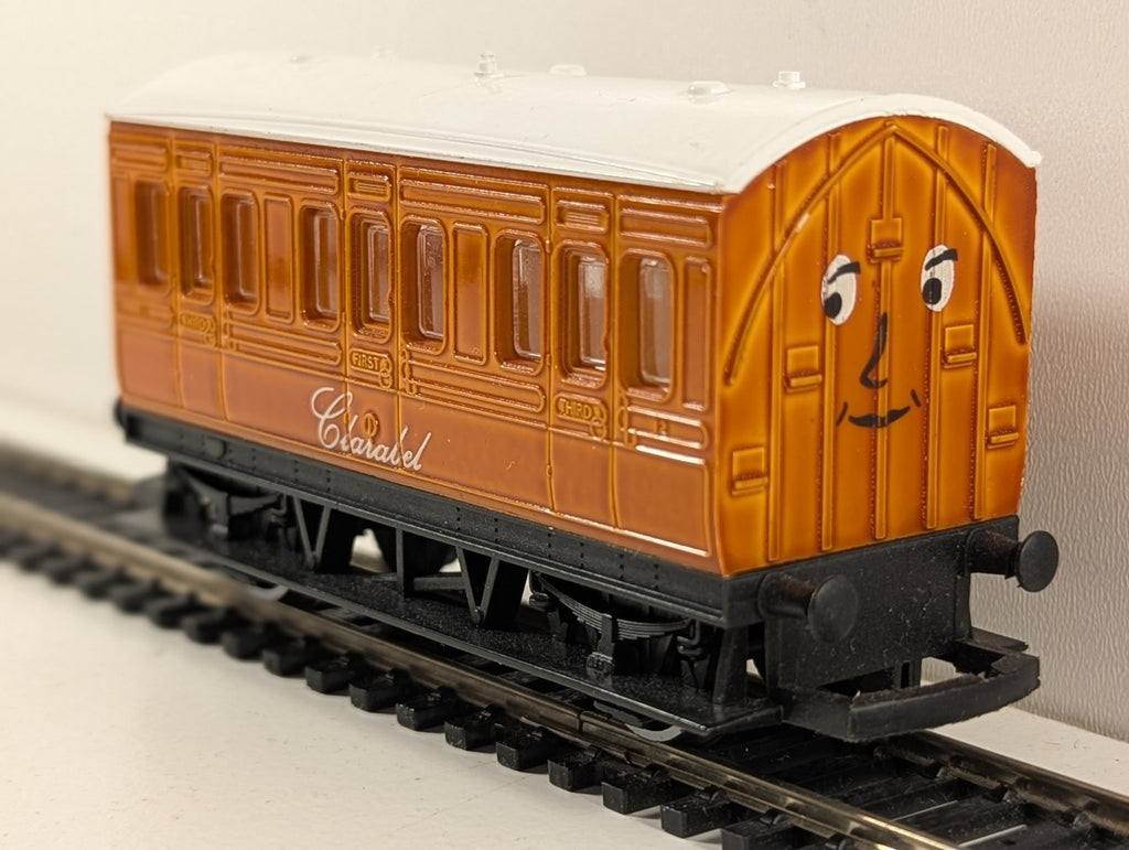 Hornby R112 Thomas the Tank Engine Clarabel 4-Wheel Passenger Coach