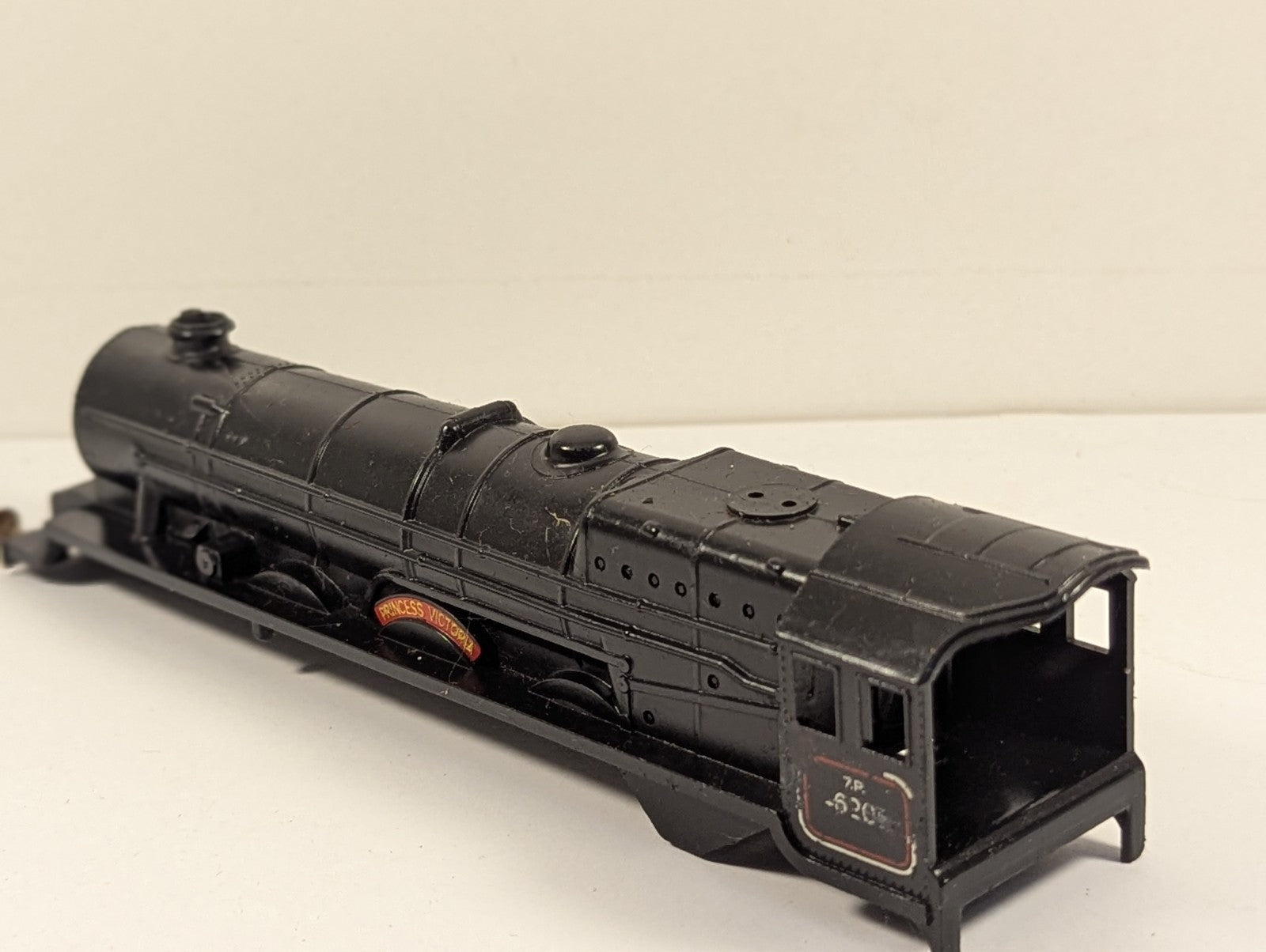 Tri-ang R50 OO Gauge Princess Victoria Body Shell BR Black