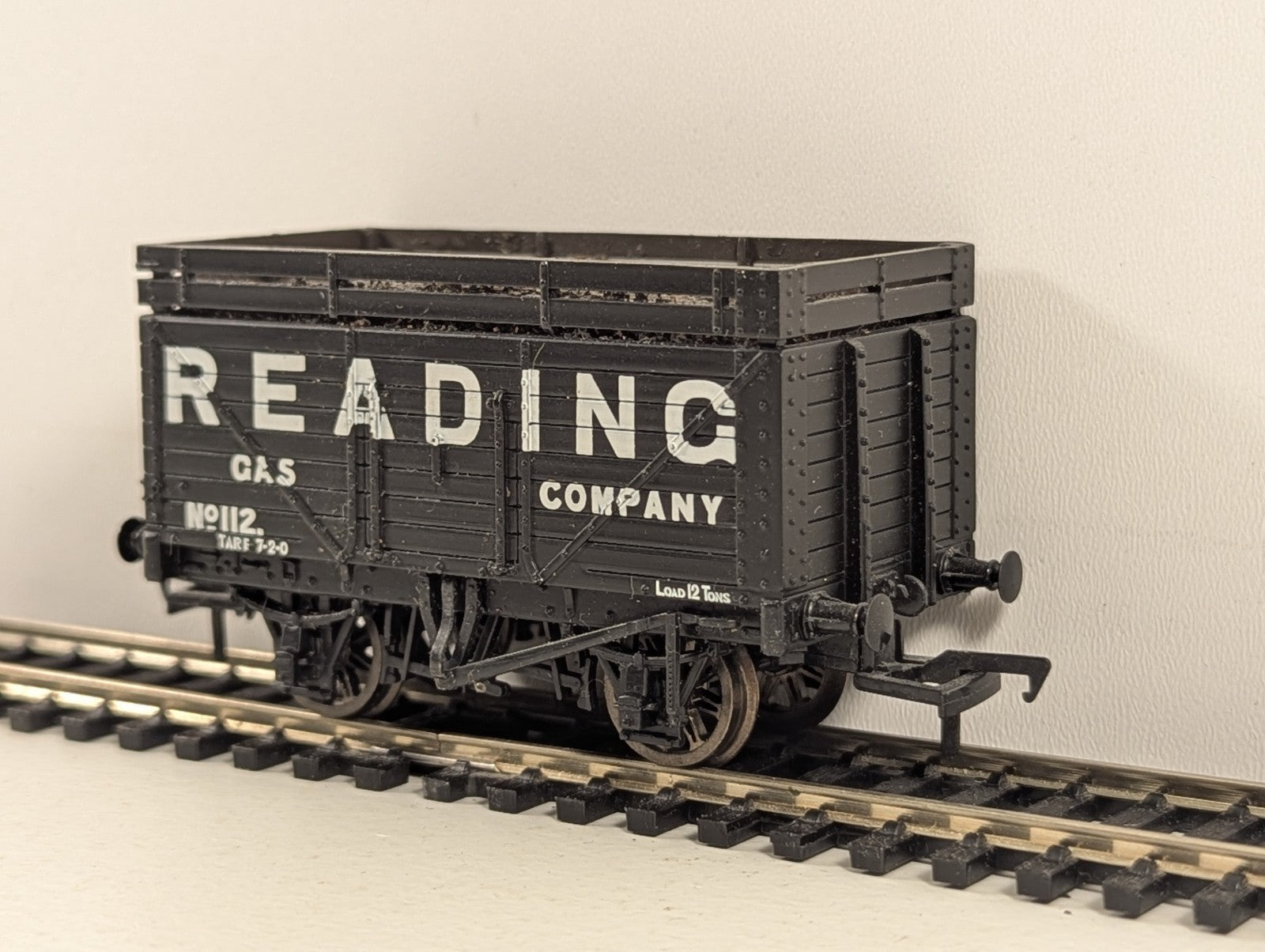 Bachmann Branchline 37-206 OO Gauge Reading Gas Company 8 Plank Coke Wagon
