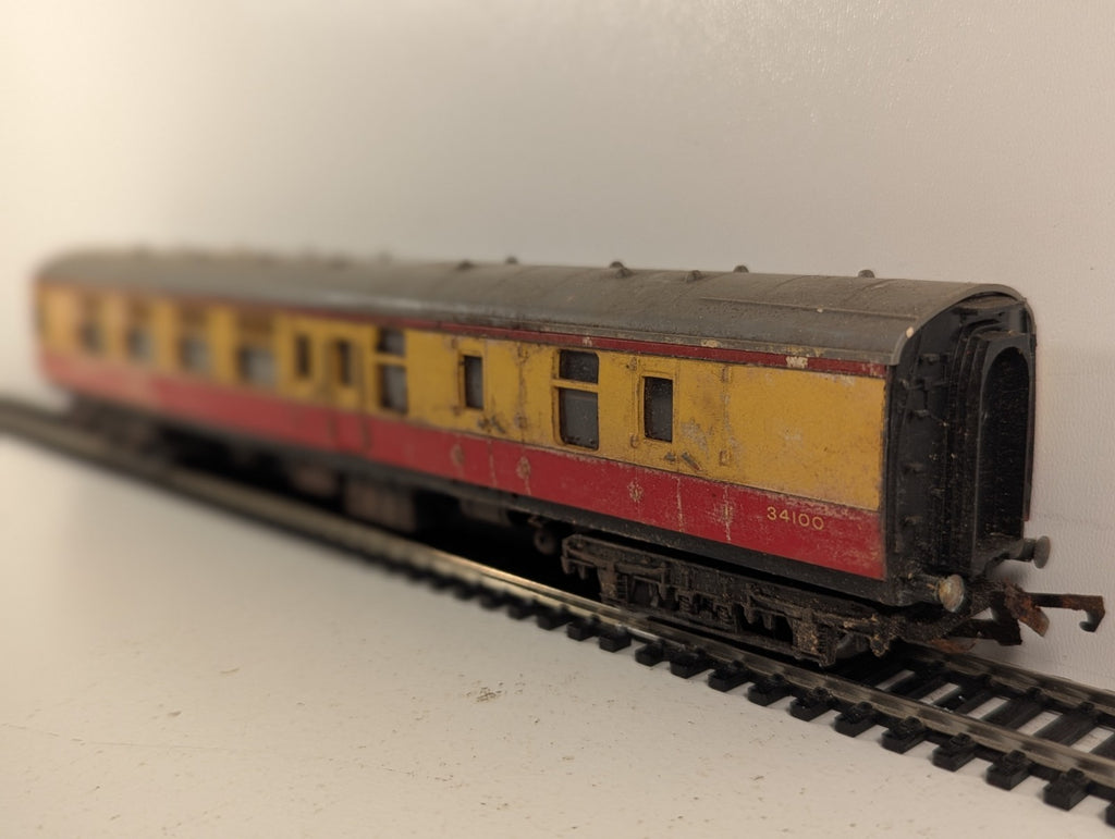 Tri-ang OO Gauge BR Mk1 Brake Second Coach Passenger Coach 34100