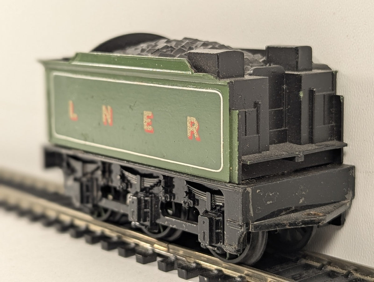 Tri-ang OO B12 LNER Green Tender