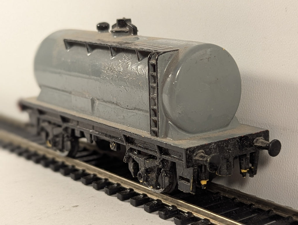 Hornby Dublo OO Gauge 4-Wheel Tank Wagon Grey (Repainted)