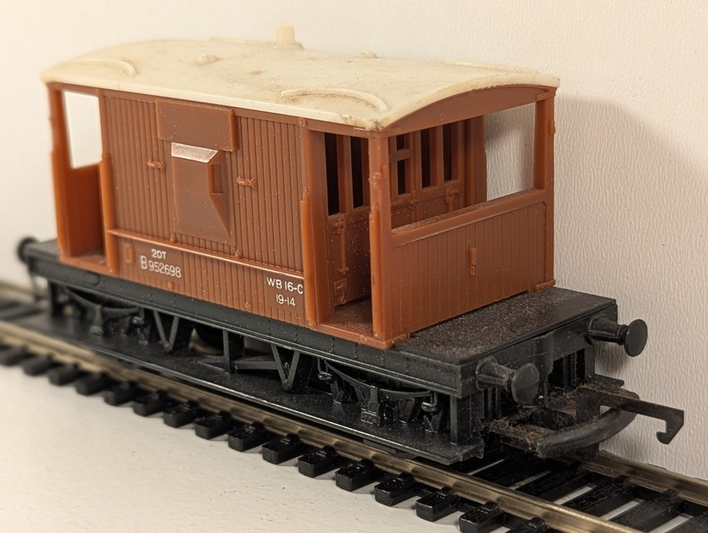 Hornby OO Gauge BR 20-Ton Brake Van
