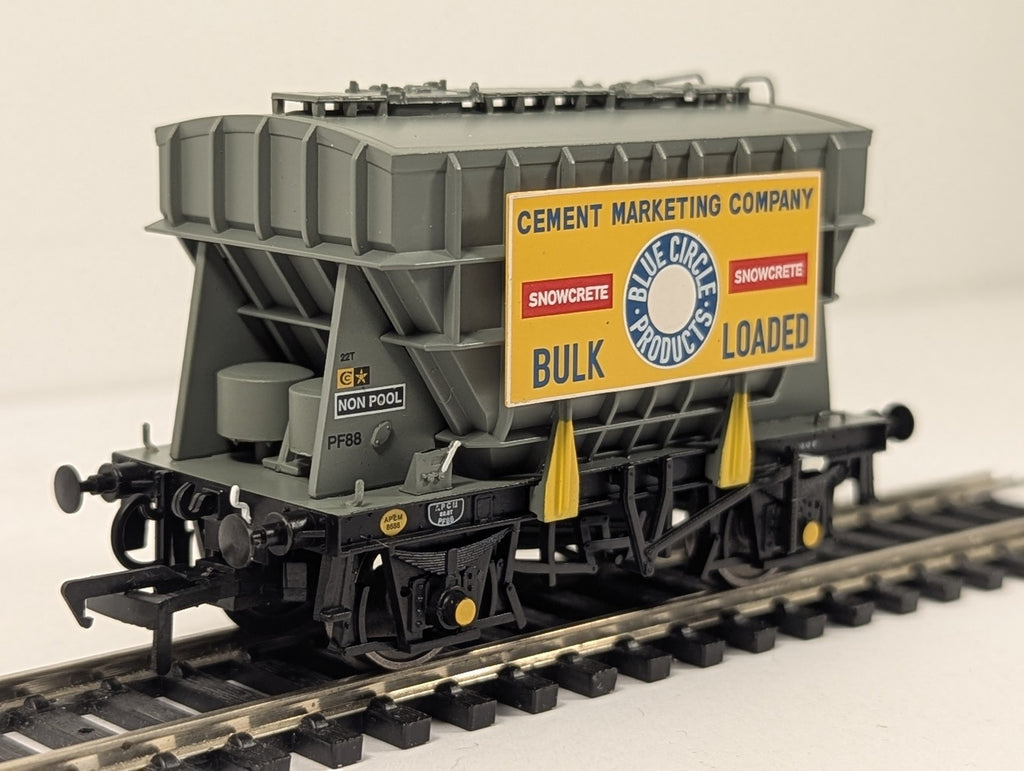 Bachmann OO Gauge Presflo 22t Cement Wagon Cement Marketing Company Goods Wagon