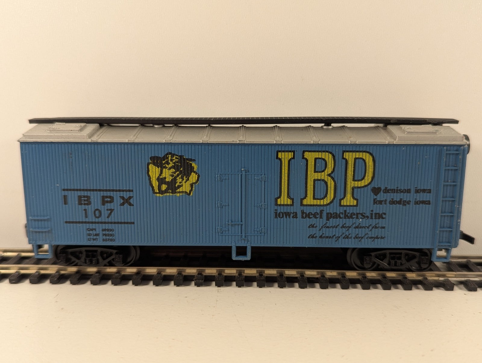 Tyco HO Gauge IBPX 107 Boxcar