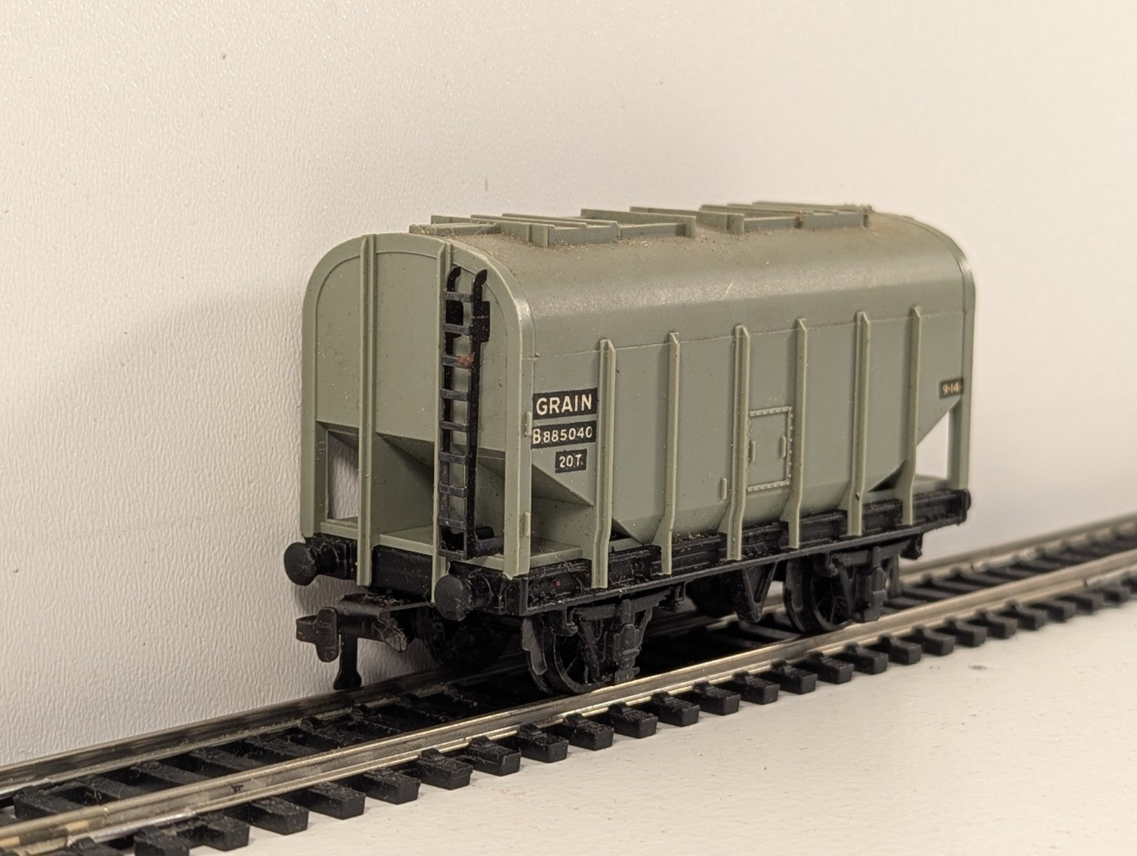 Hornby Dublo 32067 OO Gauge Grey 20-Ton Bulk Grain Wagon