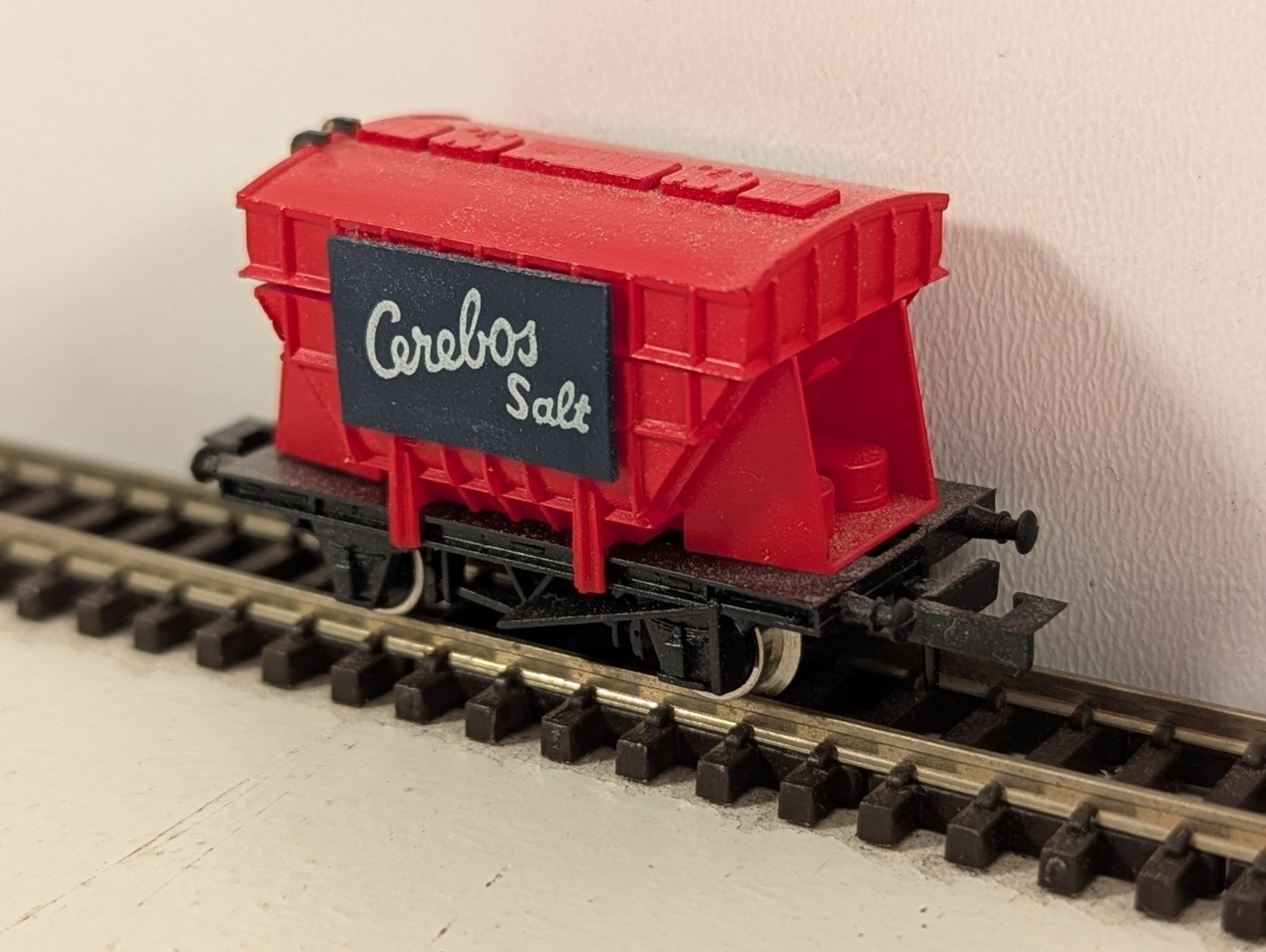 Graham Farish N Gauge 3513 Cerebos Hopper Wagon