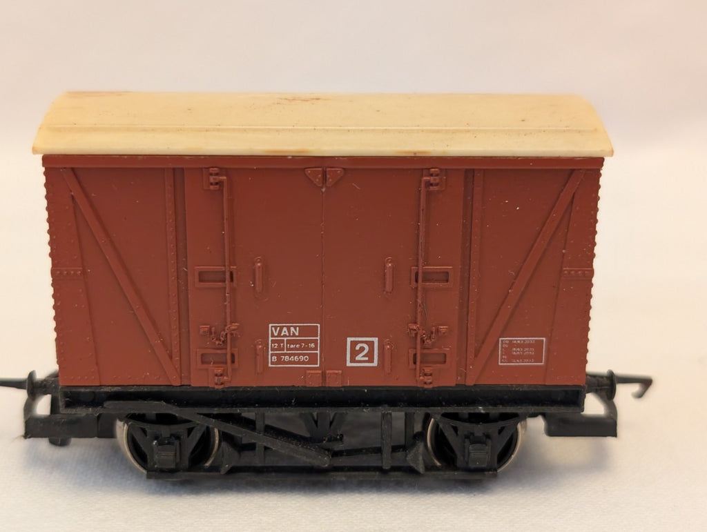 Hornby OO Gauge BR 12T Ventilated Van Goods Wagon B784690 BR Bauxite