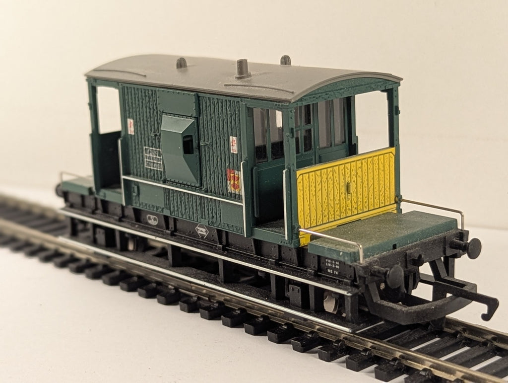 Hornby R6459 OO Gauge Brake Van - Railfreight Distribution