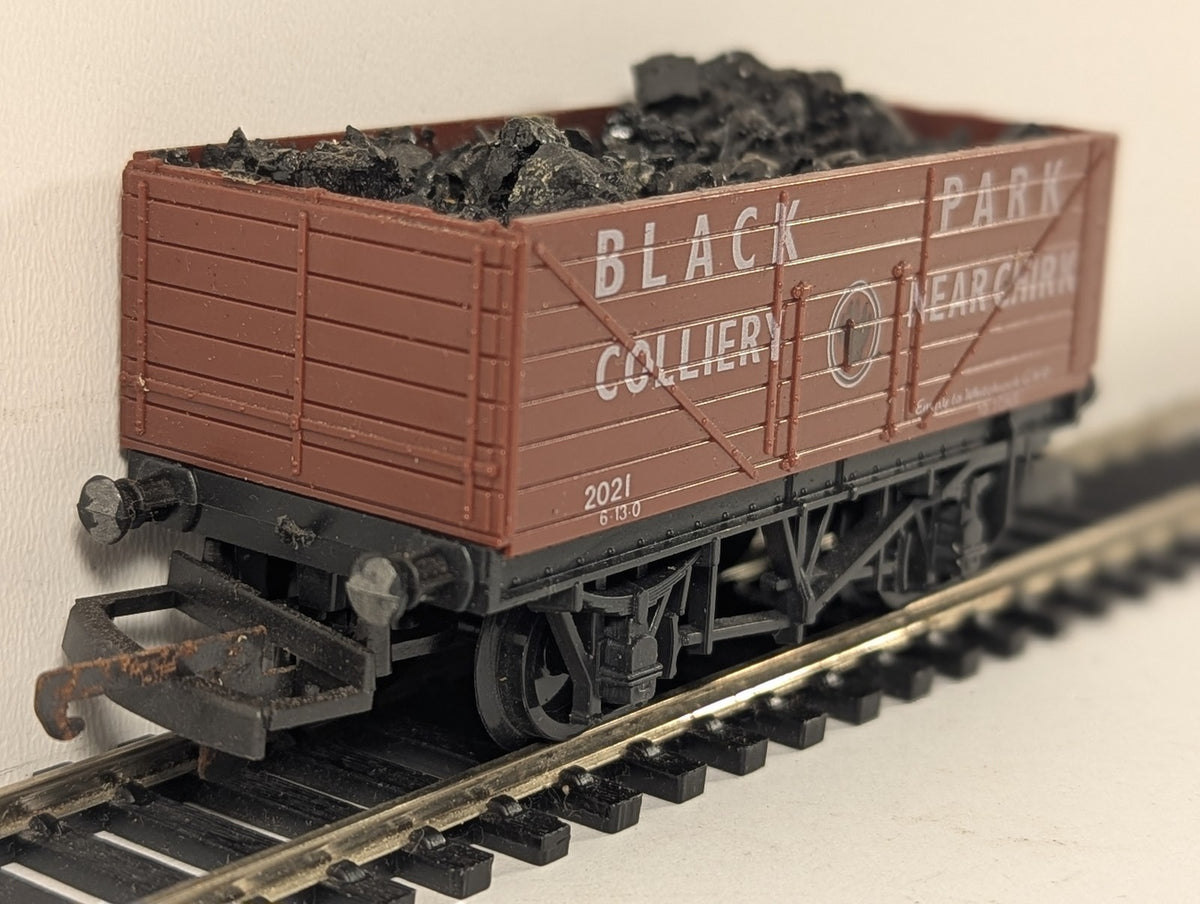 Lima OO Gauge 7-Plank Wagon 'Black Park Colliery' Open Wagon 2021