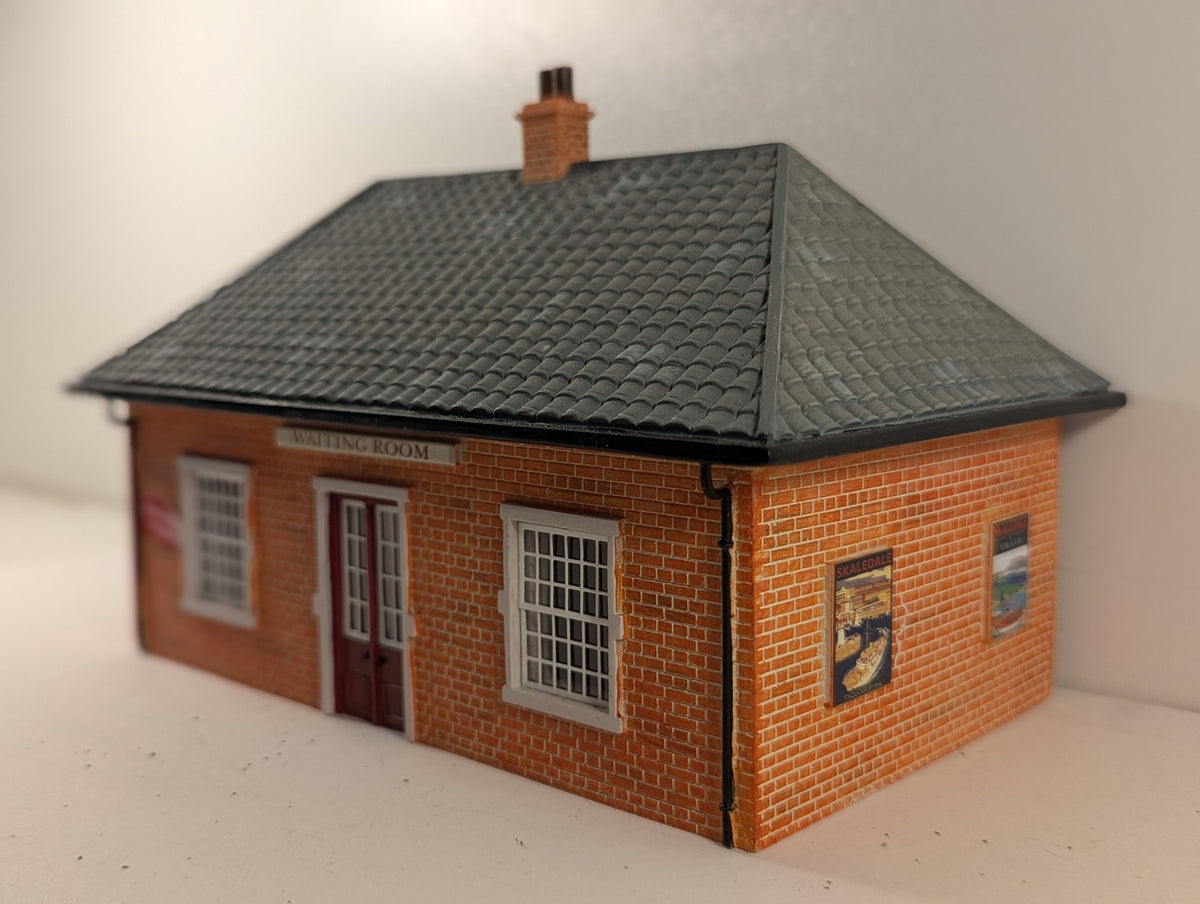 Hornby OO Gauge Skaledale Waiting Room Buildings Brick R9726