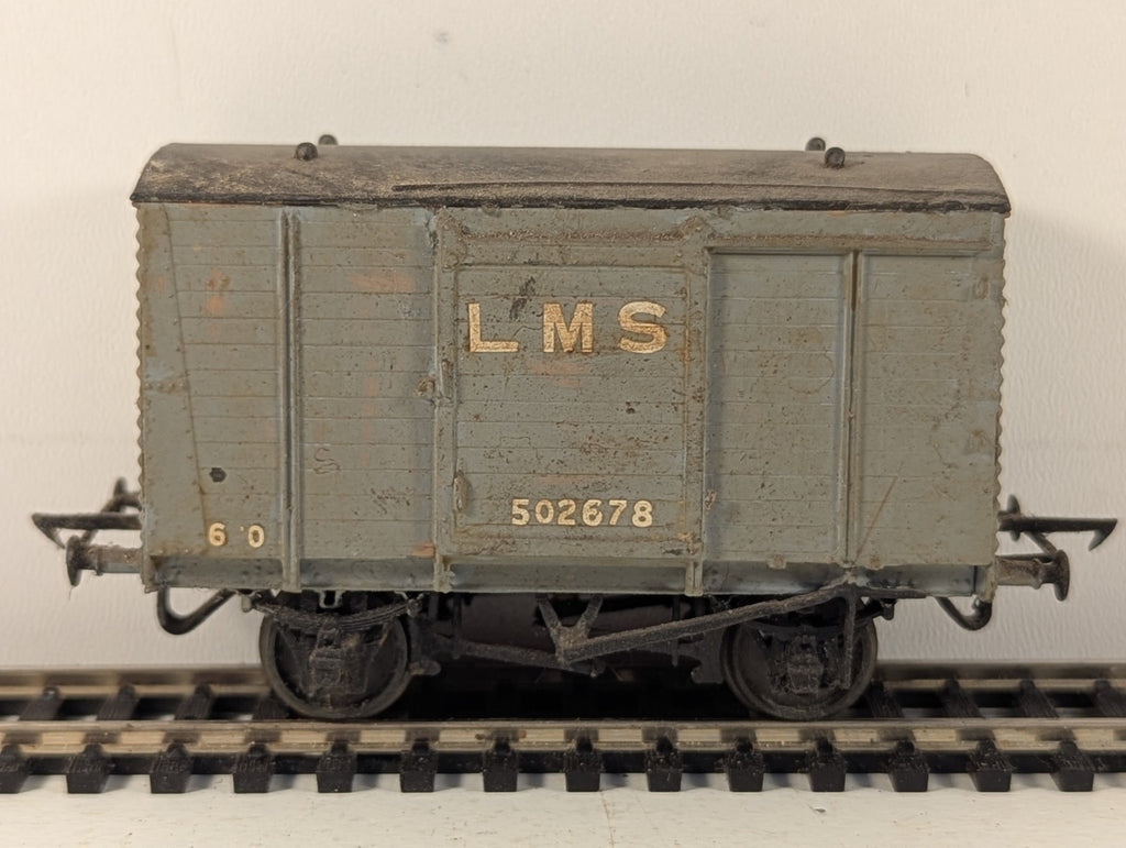 Kit Built OO Gauge LMS 12t Corrugated End Box Van Goods Wagon 502678 LMS