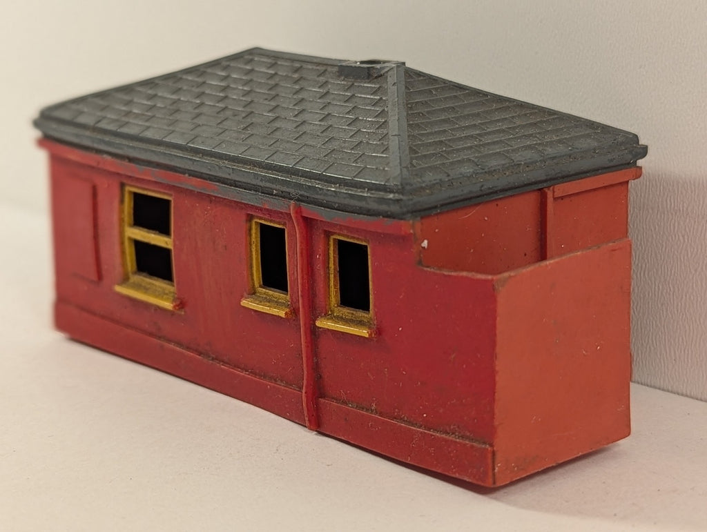 Tri-ang OO Gauge Waiting Room Building Red R62