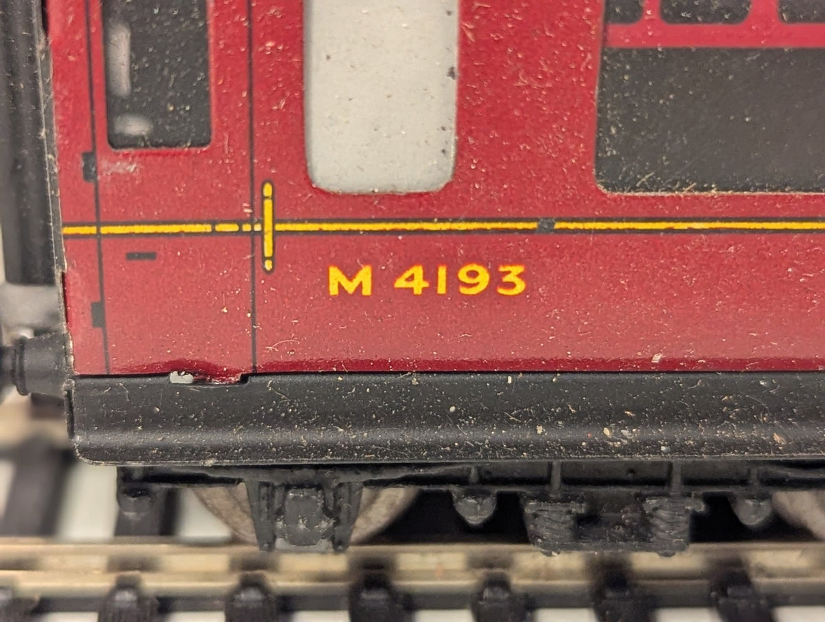 Hornby Dublo OO Gauge BR Maroon Corridor Coach Passenger Coach M4193 4052