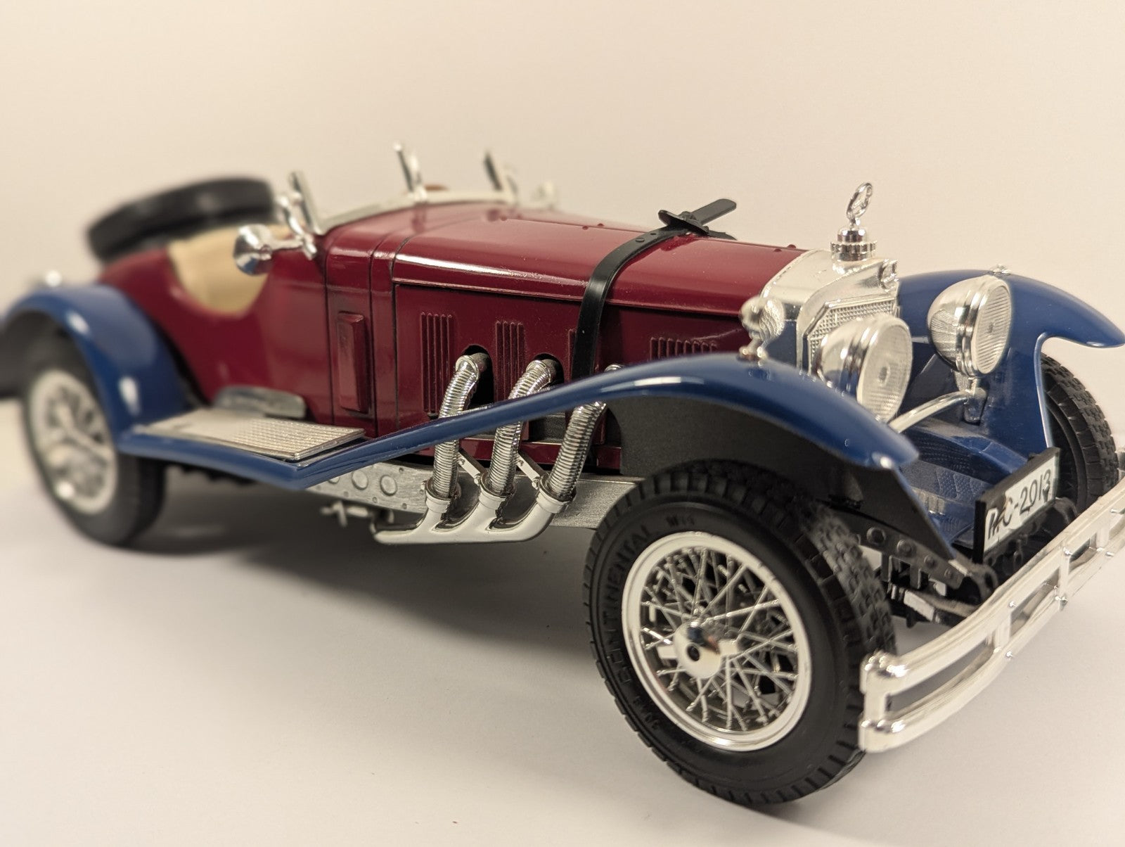 Bburago 1:18 1928 Mercedes-Benz SSK Die-Cast Model