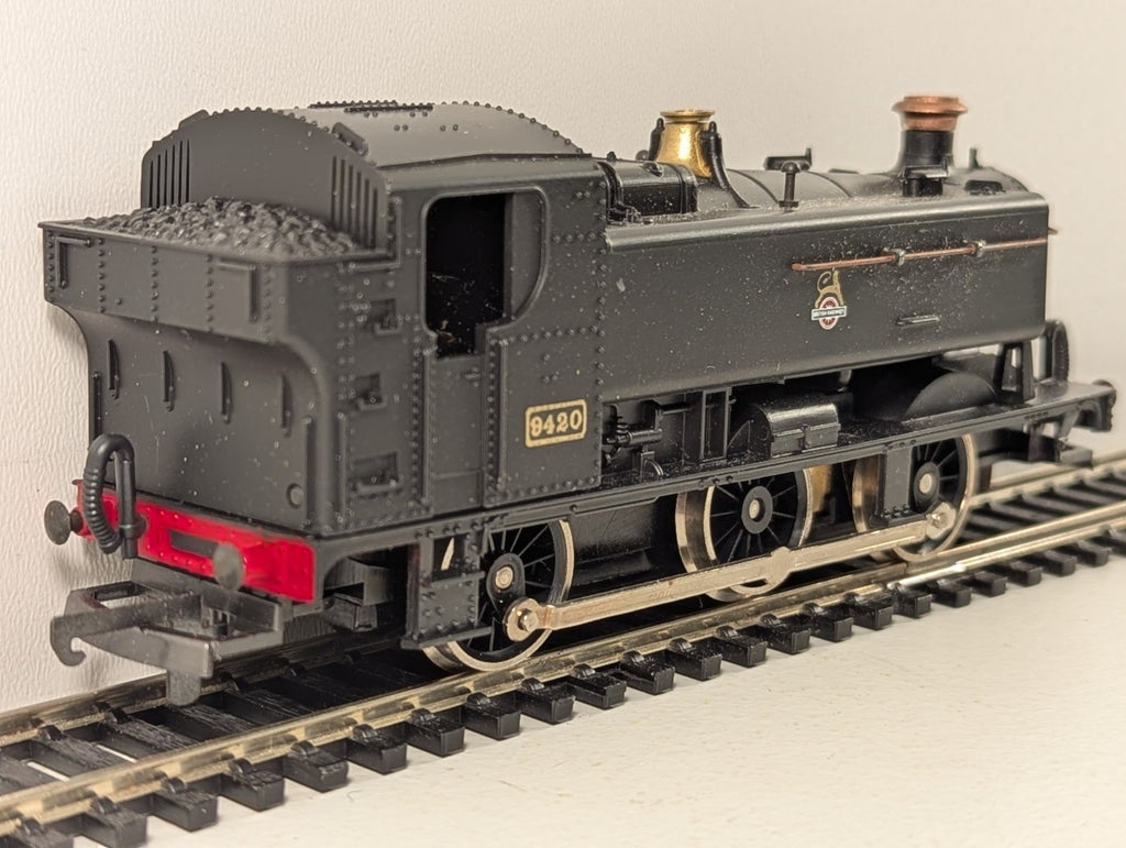 Lima OO Gauge Class 94XX 0-6-0T 9420 Steam Locomotive