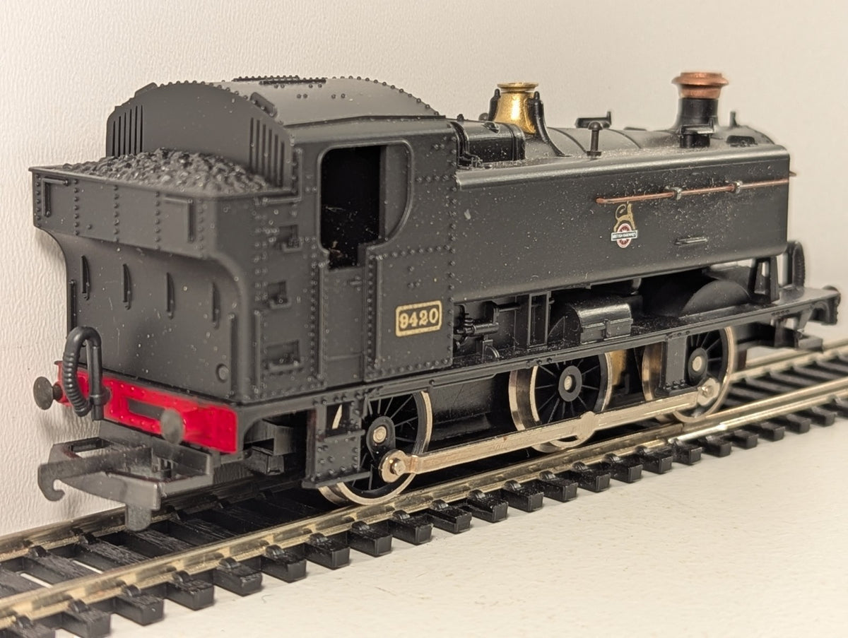 Lima OO Gauge Class 94XX 0-6-0T 9420 Steam Locomotive